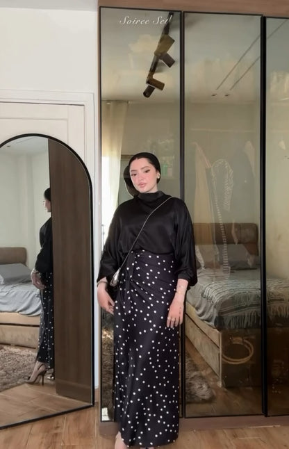 طقم سواريه ساتان وجونلة بولكا دوت